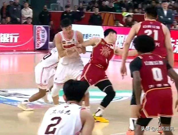 乐鱼体育app下载-关于广东队全场碾压CBA季后赛，如同剧本杀再现，弹幕刷屏的信息