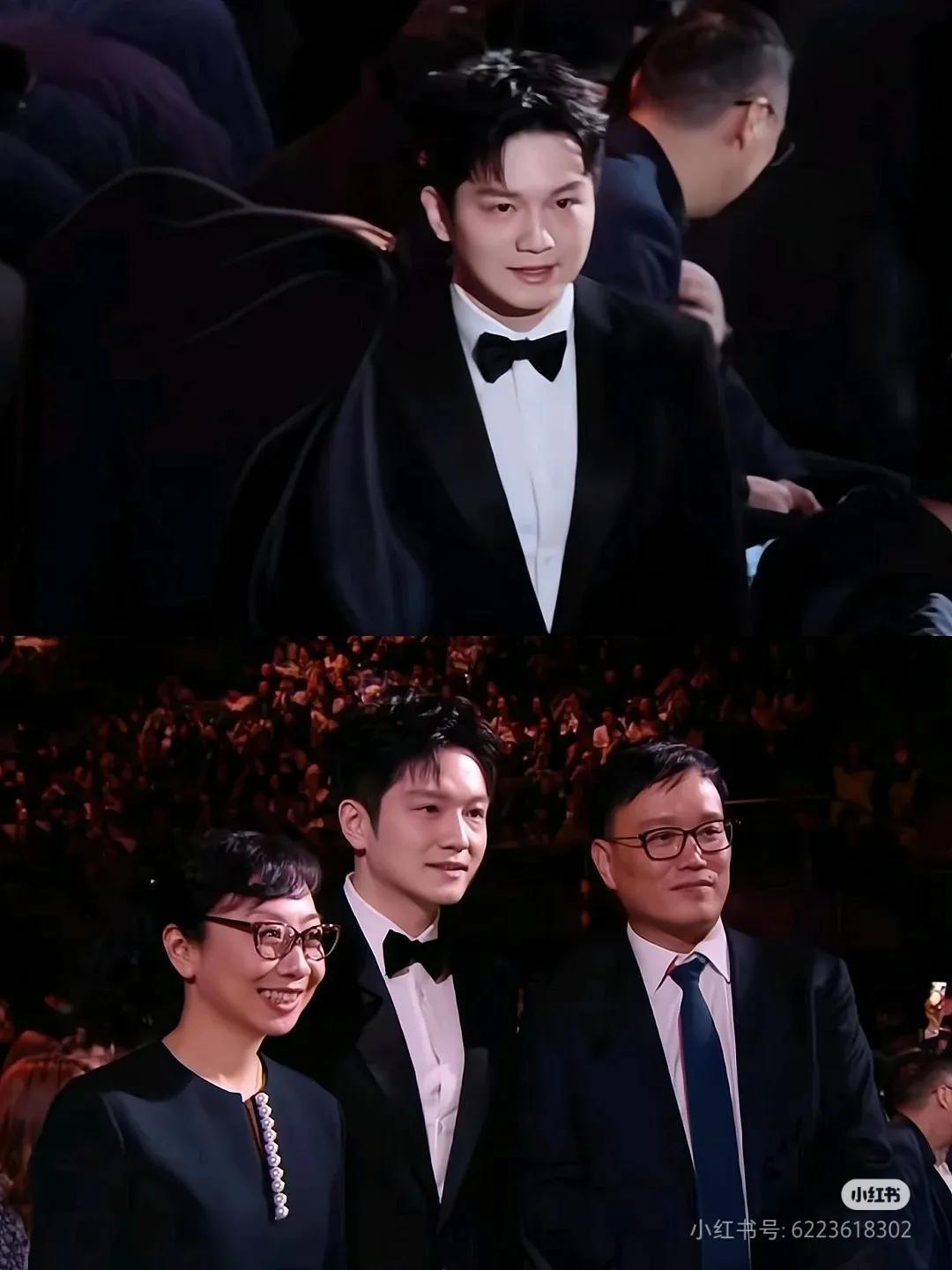 在风暴之眼赛场上演英雄联盟世界杯,进球,引发球迷泪目的简单介绍 在风暴之眼赛场上演英雄联盟世界杯,进球,引发球迷泪目的简单介绍