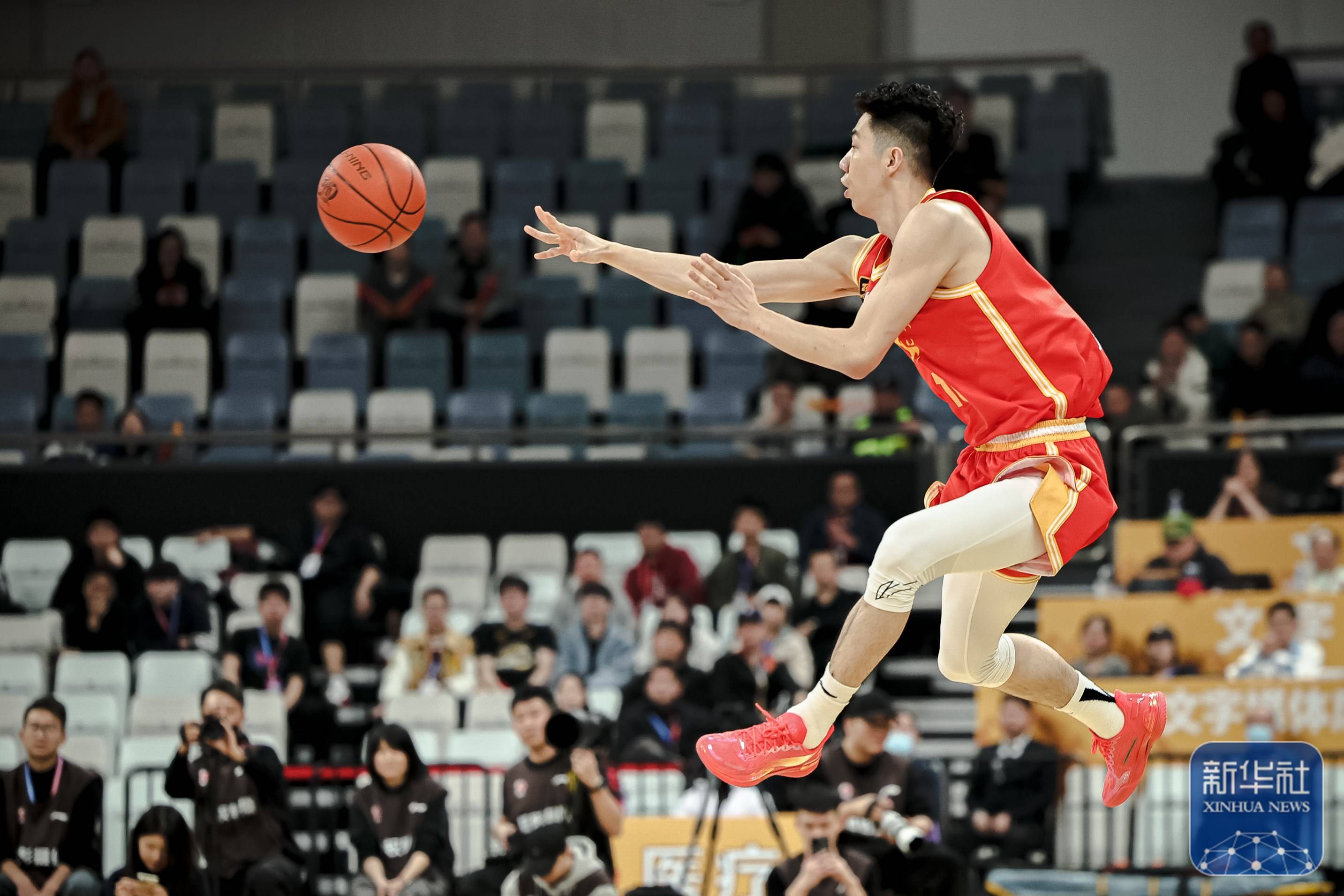 乐鱼体育网页版入口-浙江队在CBA季后赛中打出封盖，被誉为教练席炸锅