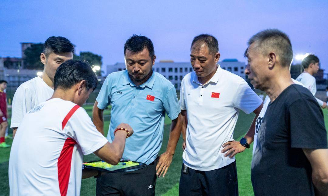 乐鱼体育入口-主教练训练积极备战下场比赛