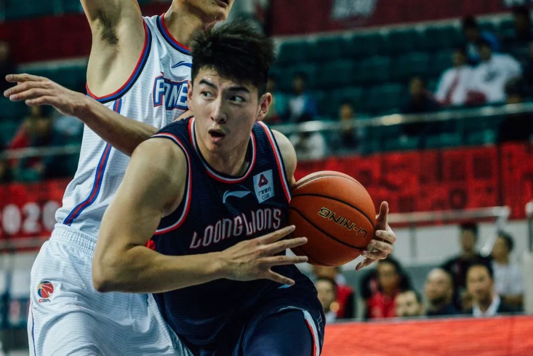 乐鱼体育在线-广州队三分雨淹没对手，喜迎五连胜