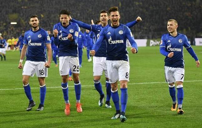 乐鱼体育亚洲官网-沙尔克04后防出现漏洞，需要加强训练的简单介绍