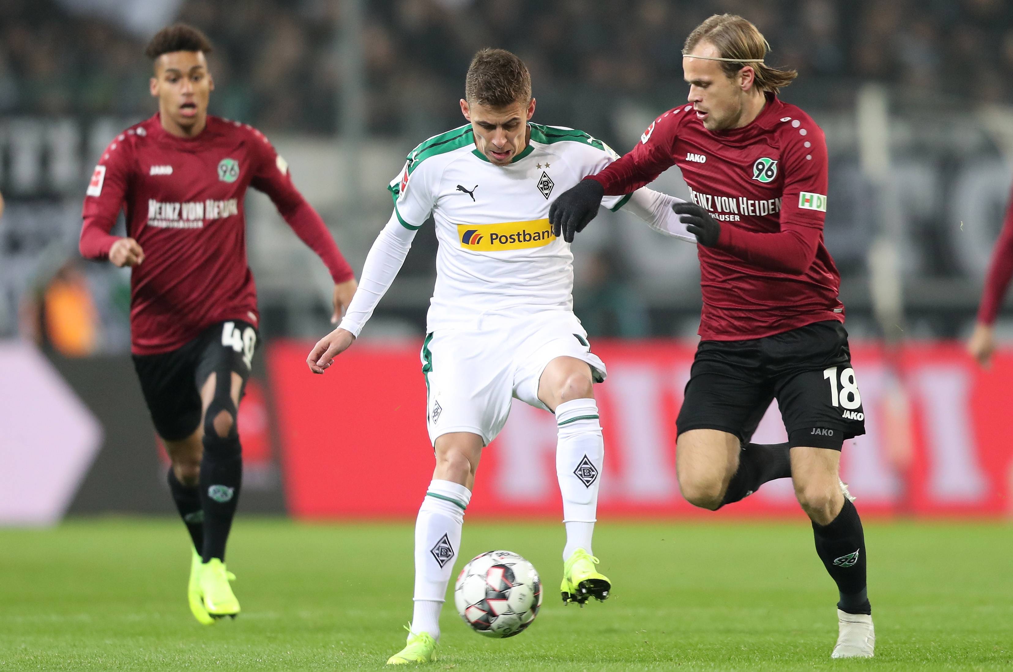 沙尔克04后防出现漏洞,需要加强训练的简单介绍 沙尔克04后防出现漏洞,需要加强训练的简单介绍