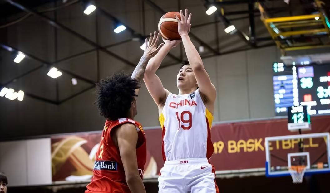 乐鱼体育活动-中国球员在国际篮球赛中崭露头角