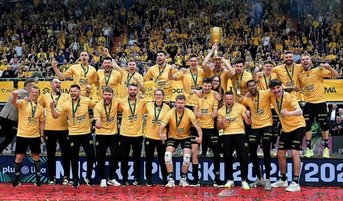 波兰足球队在国际比赛中脱颖而出 波兰足球队在国际比赛中脱颖而出