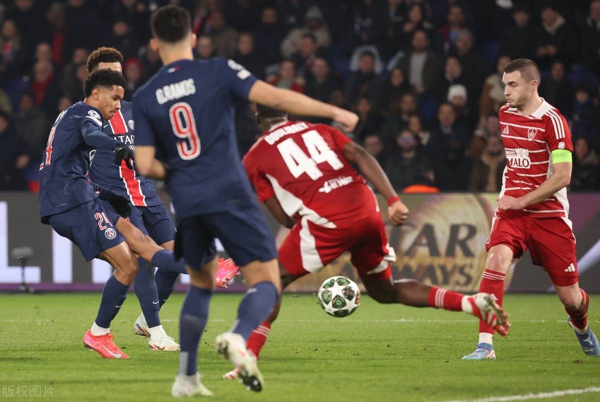 利物浦主场大胜,晋级欧冠半决赛 利物浦主场大胜,晋级欧冠半决赛