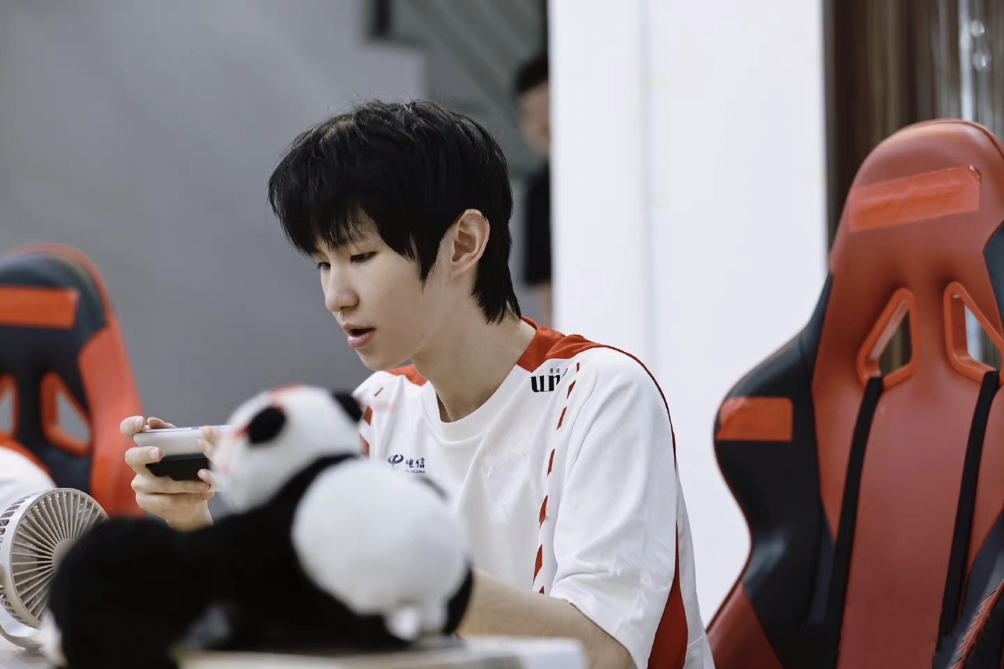 里尔客场逆风翻盘,实现壮举 里尔客场逆风翻盘,实现壮举