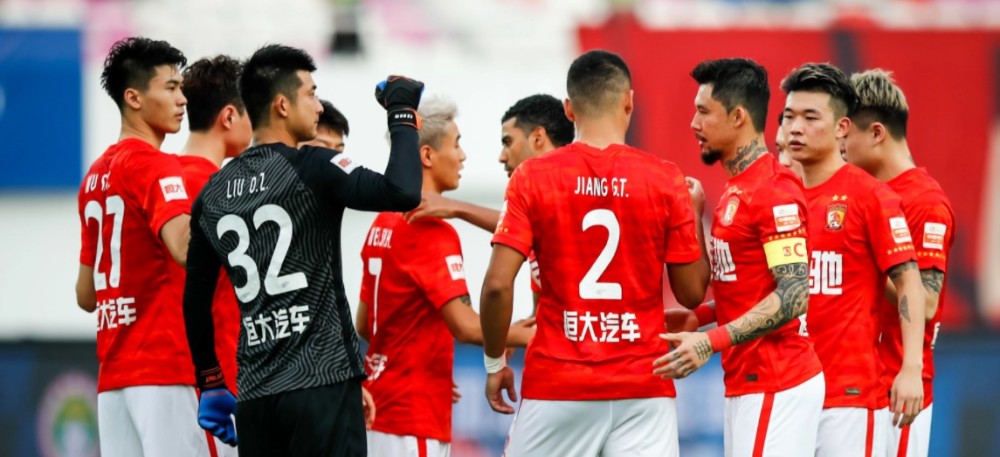 重庆队主场遭遇逆转，不敌广州队