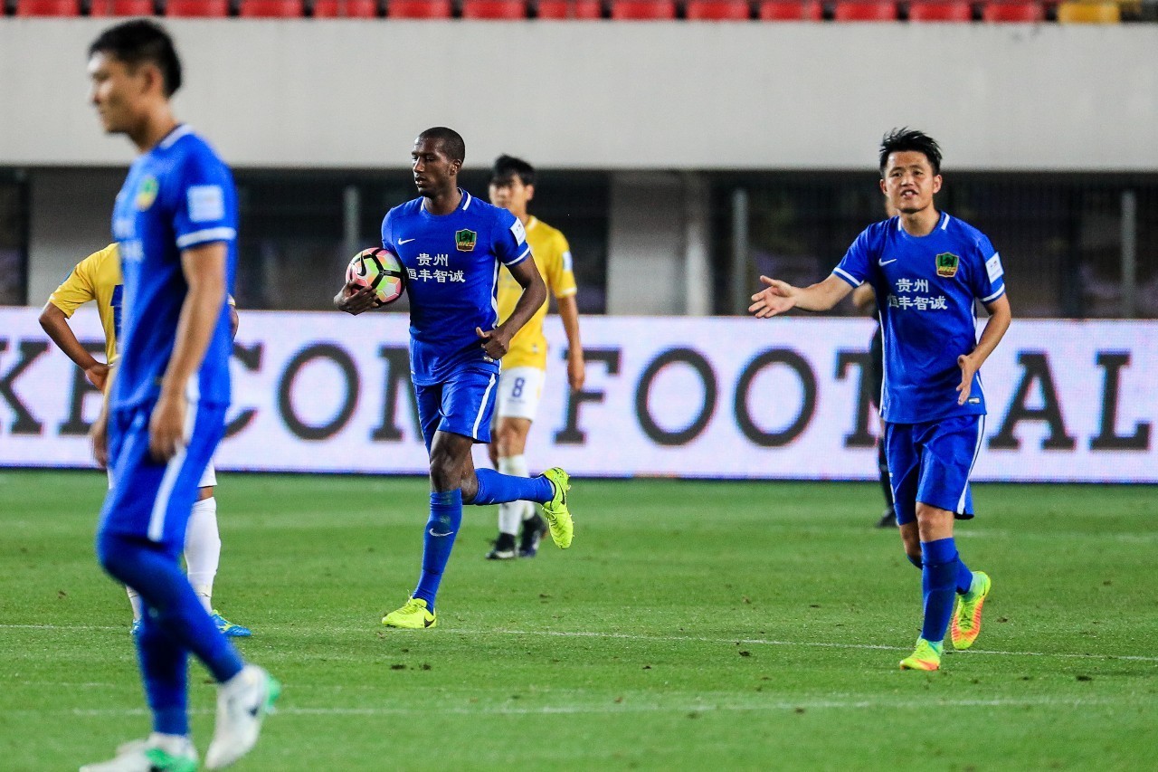 包含上海绿地申鑫意外战胜贵州恒丰，提振士气的词条